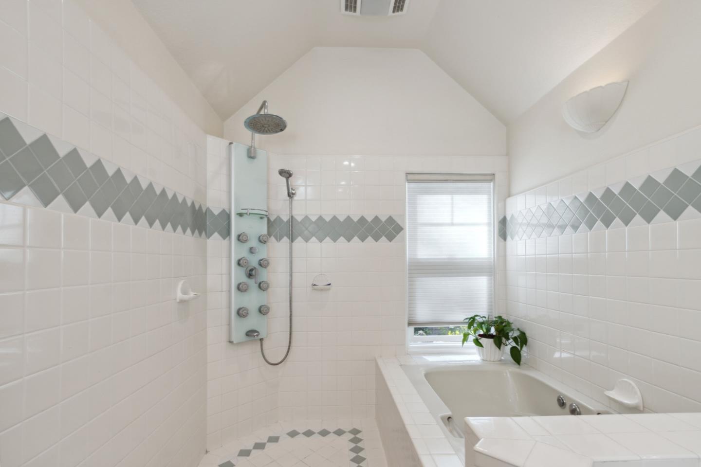 10380 Love Creek RD