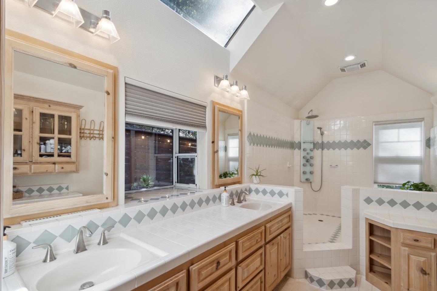 10380 Love Creek RD