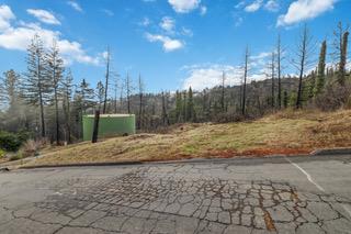 1005 Pinecrest DR