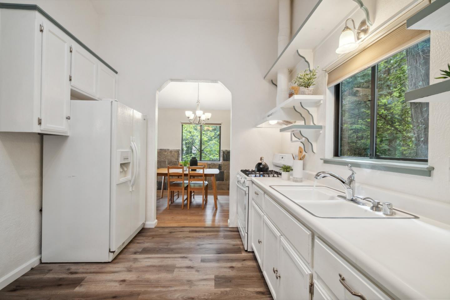 548 River RD