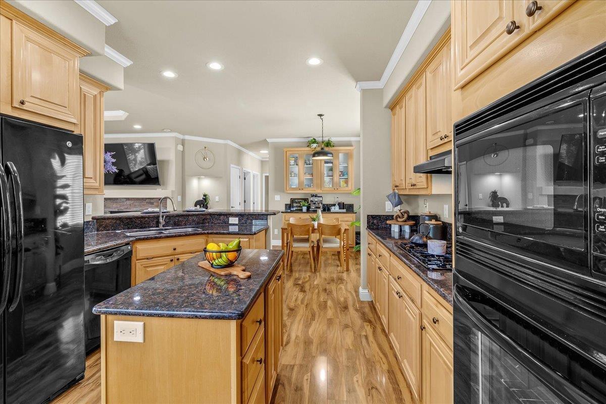 64 Leawood ST 64