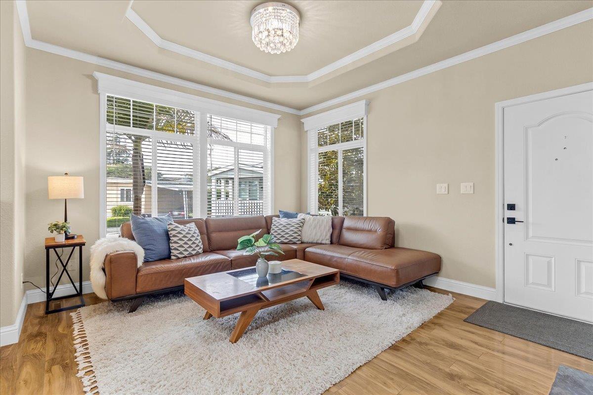 64 Leawood ST 64