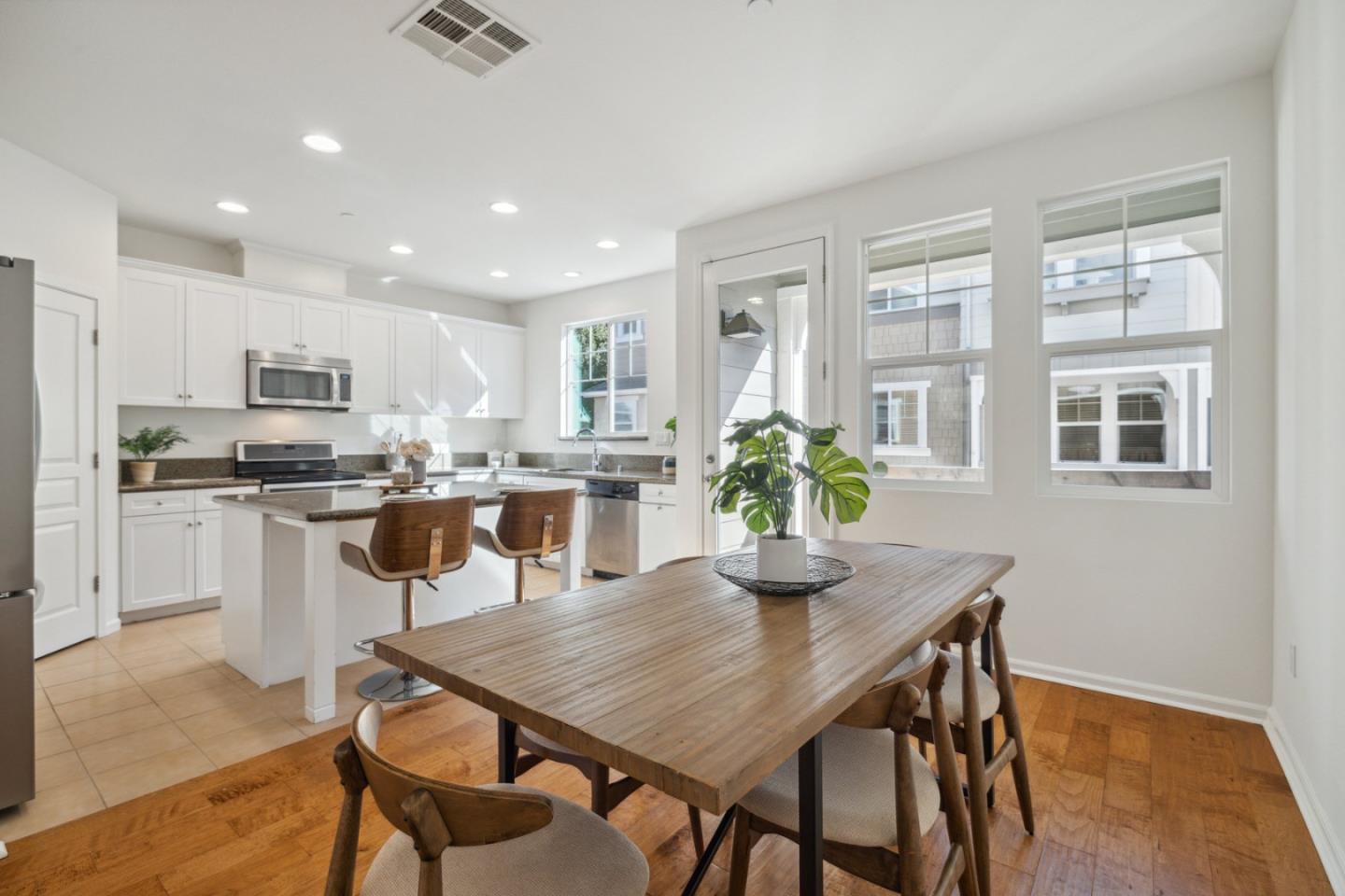 237 Bluebonnet LN 103