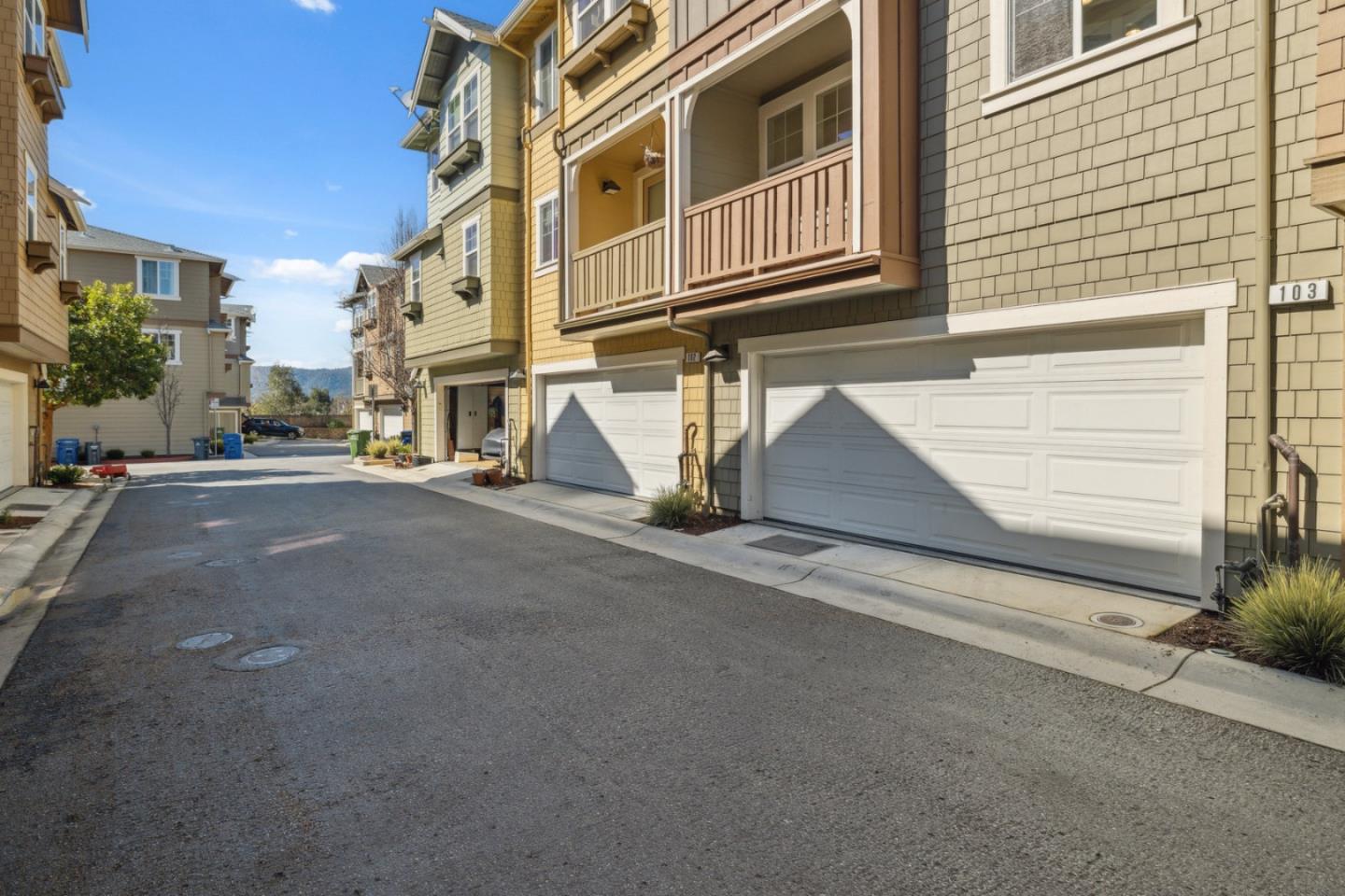 237 Bluebonnet LN 103