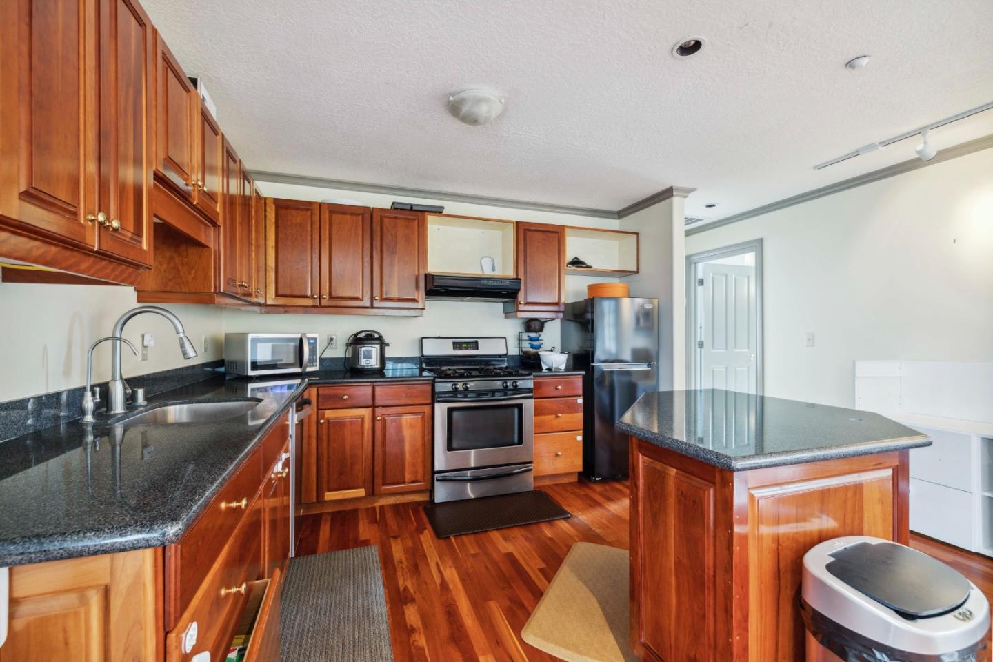 11025 Alba RD