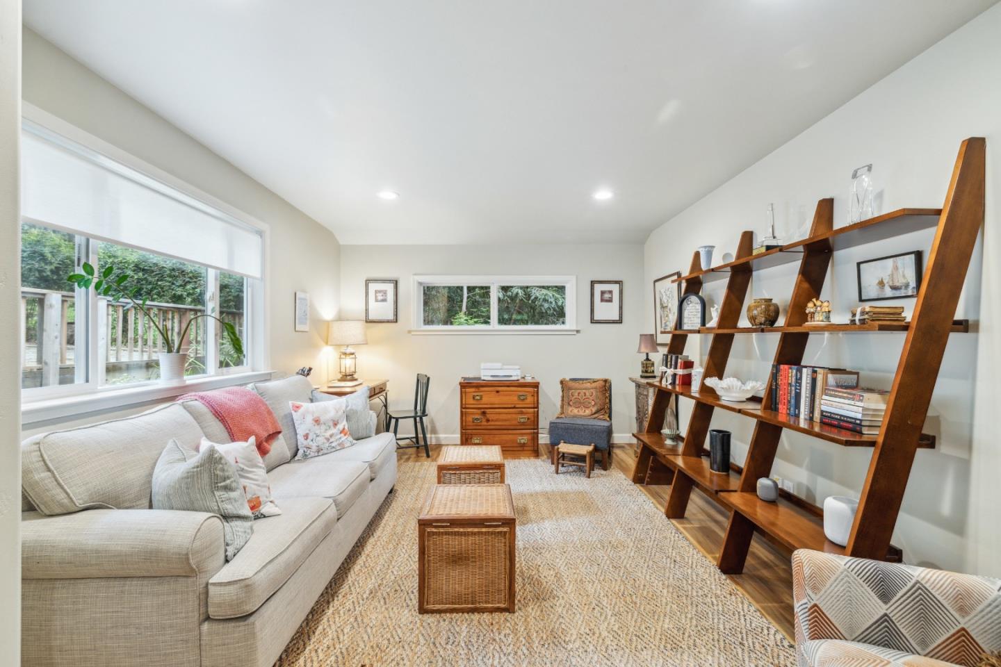 415 Gold AVE