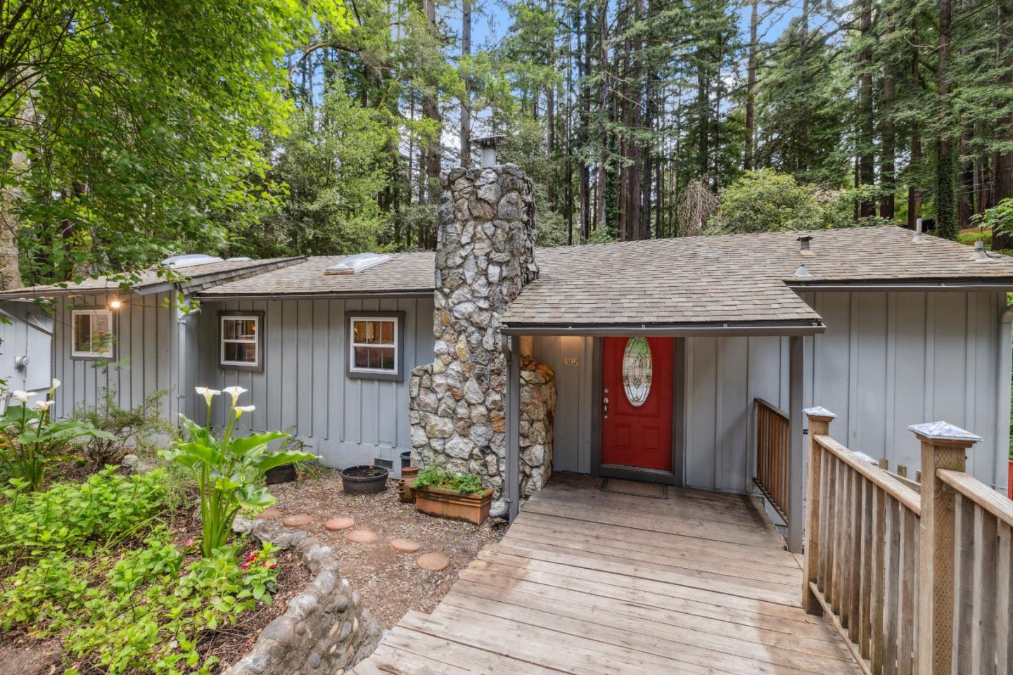 495 Primavera RD