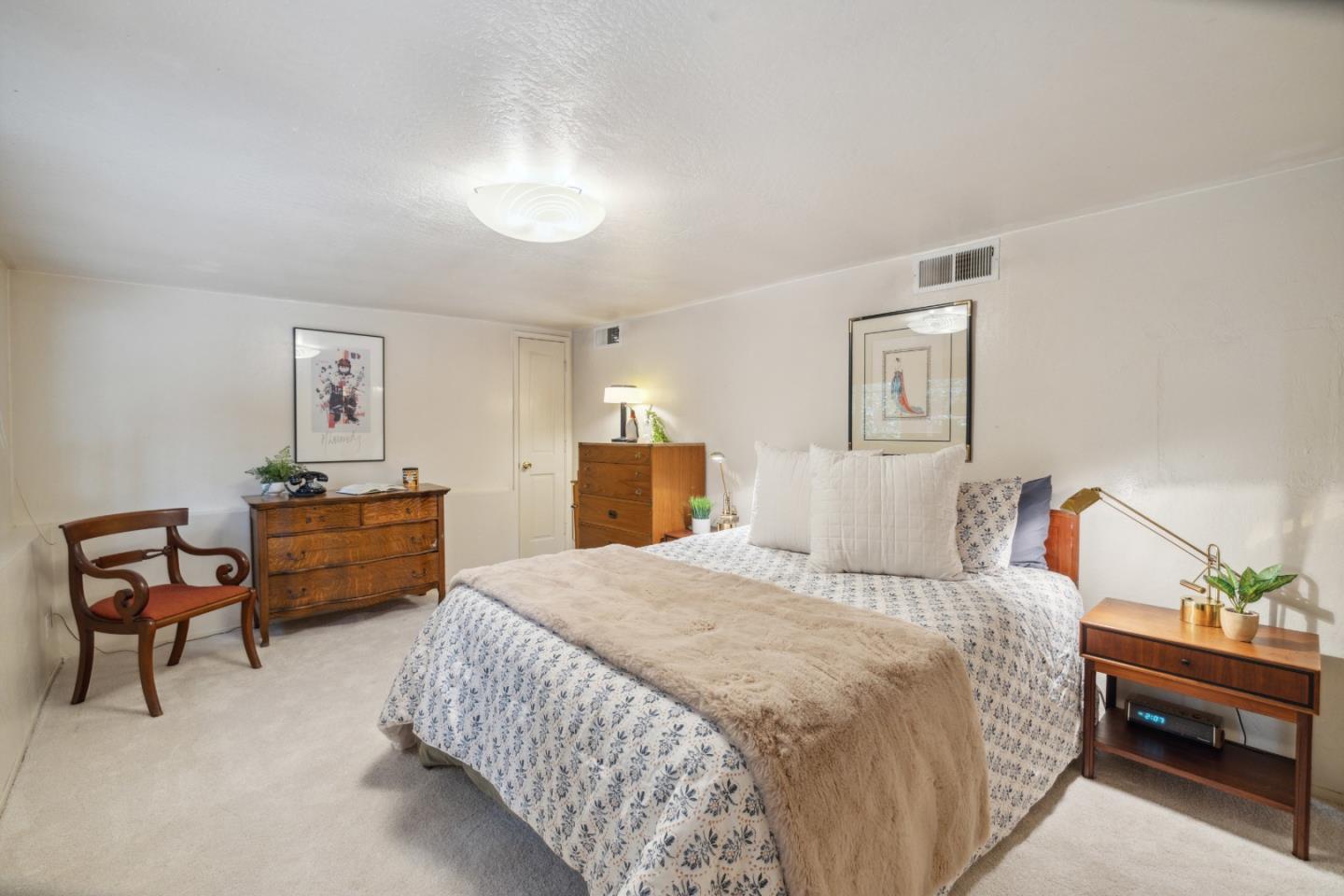 495 Primavera RD