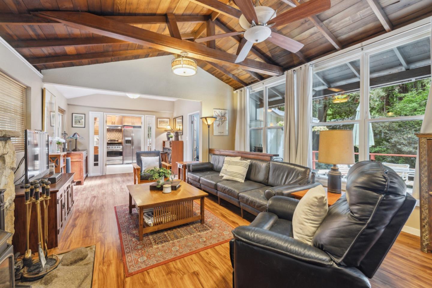 495 Primavera RD