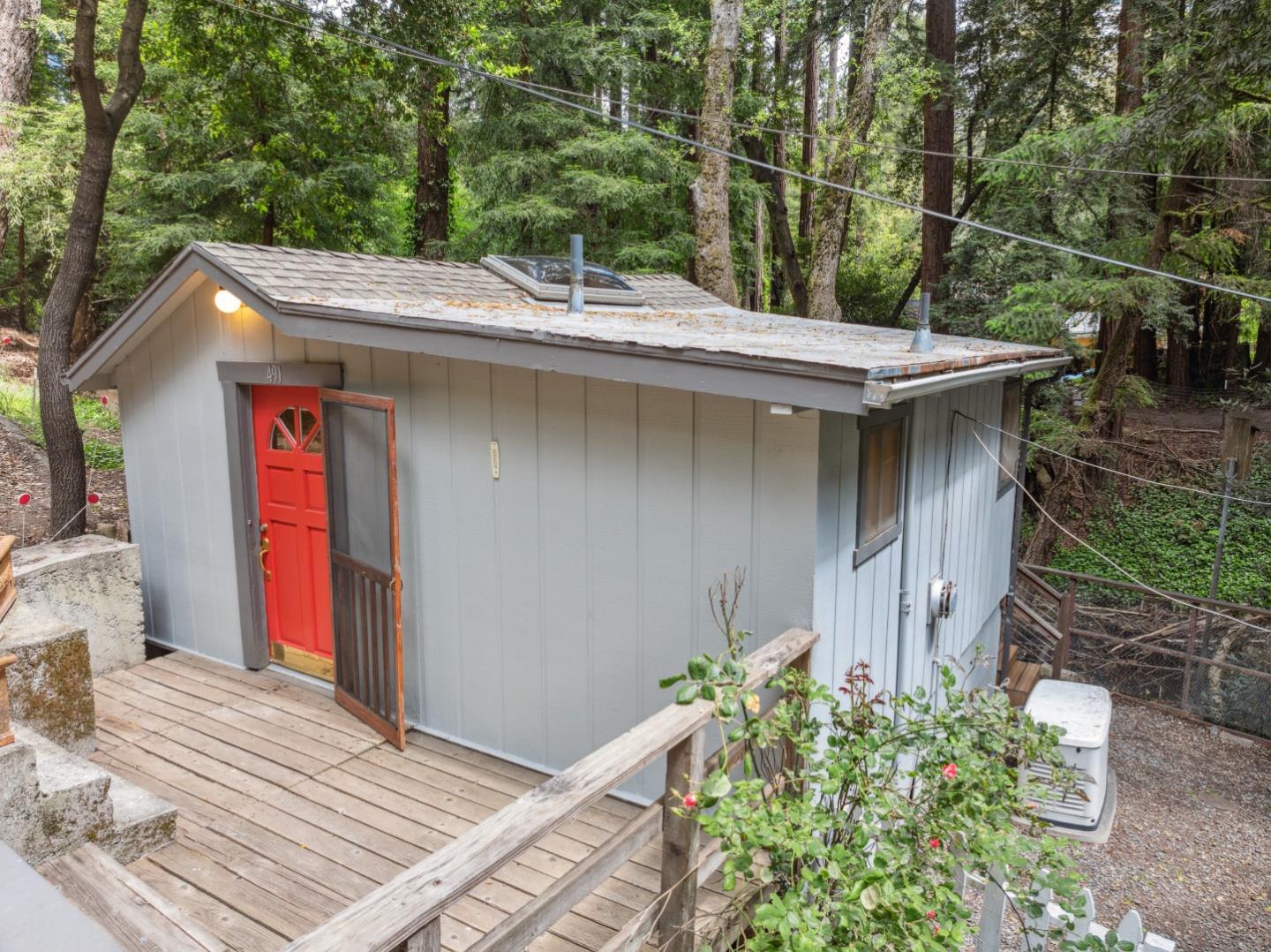 495 Primavera RD