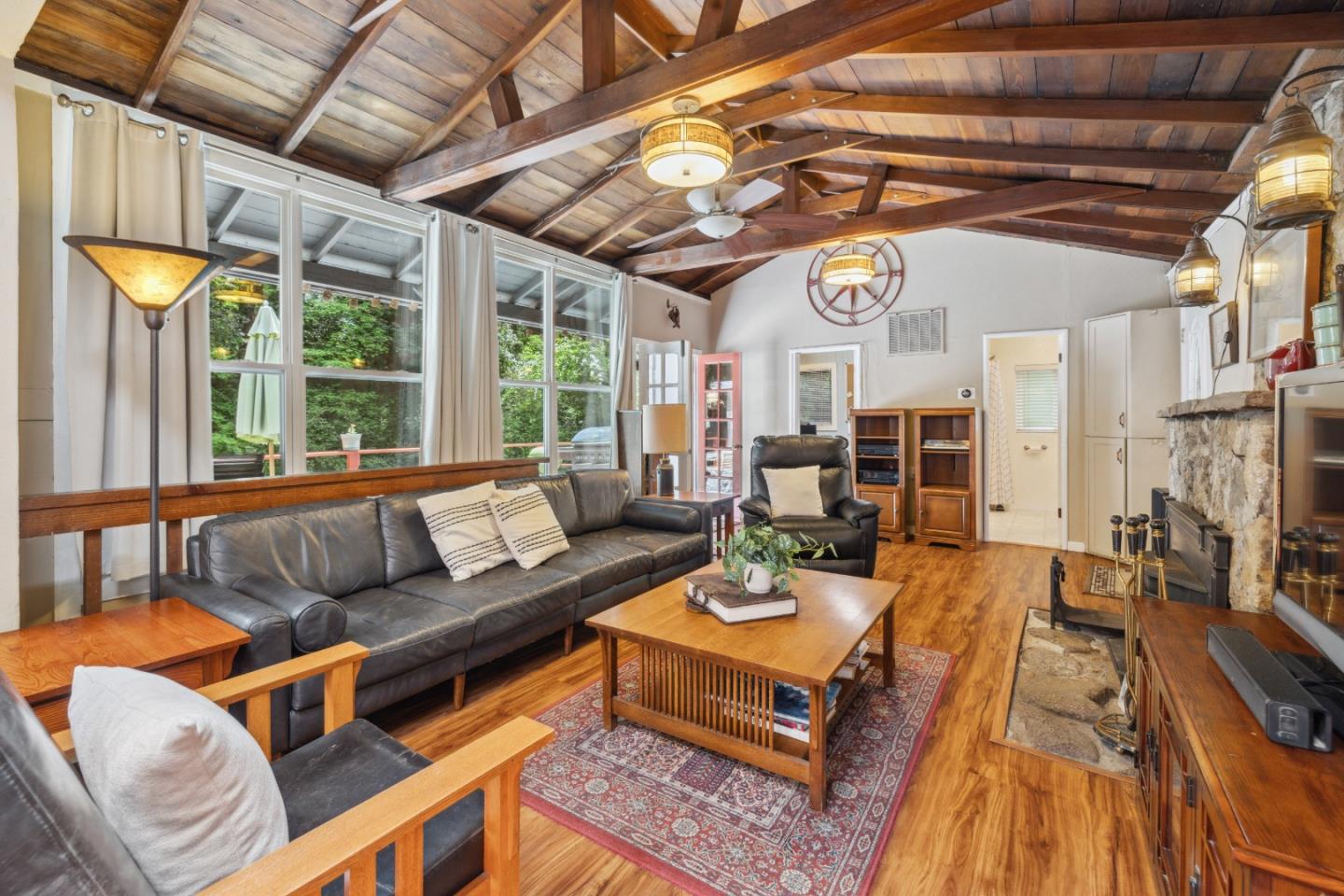 495 Primavera RD