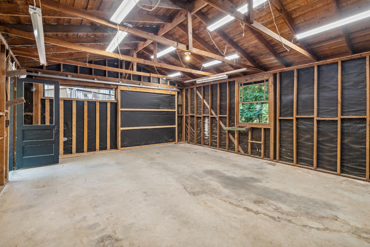 9925 Love Creek Road