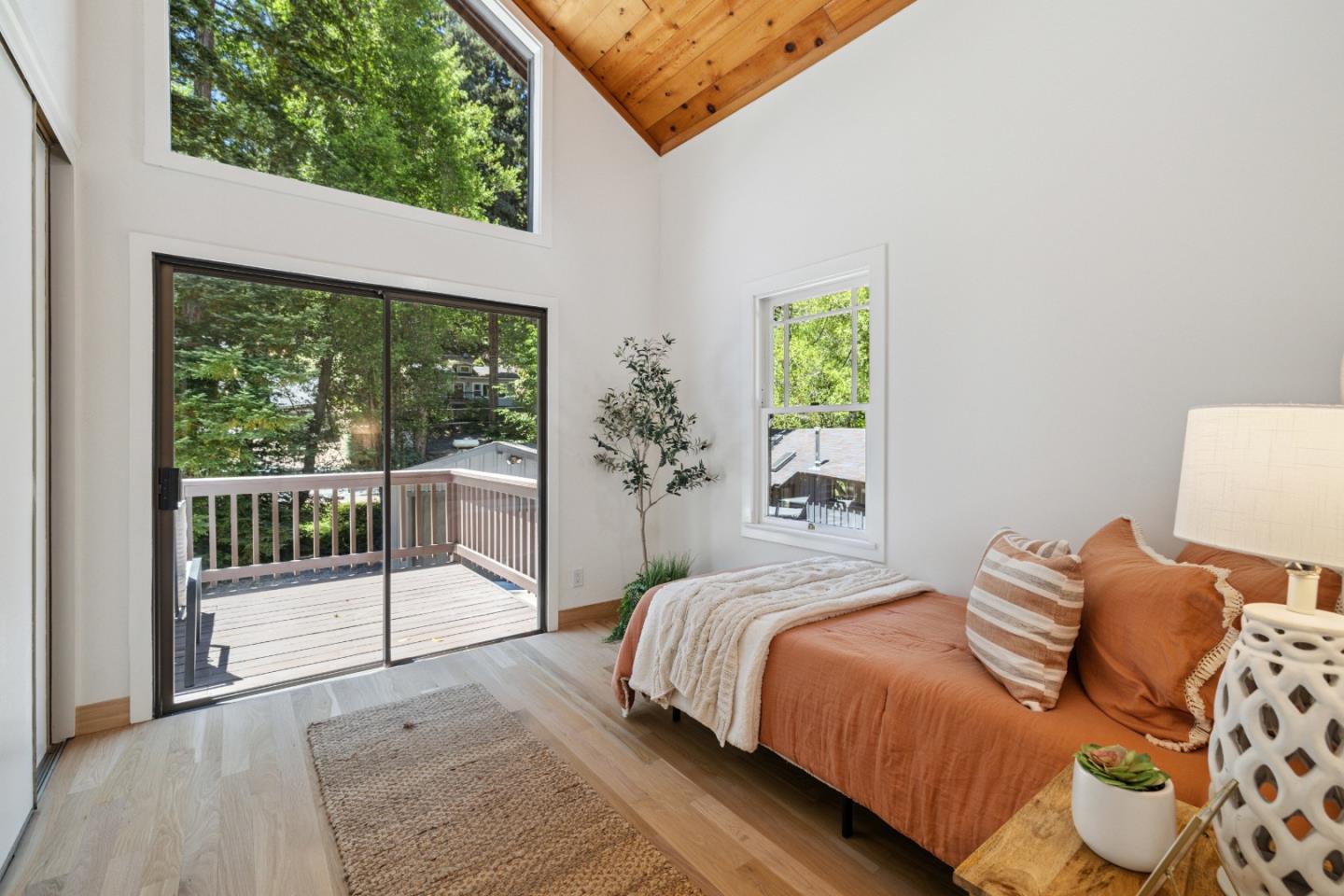 9925 Love Creek Road
