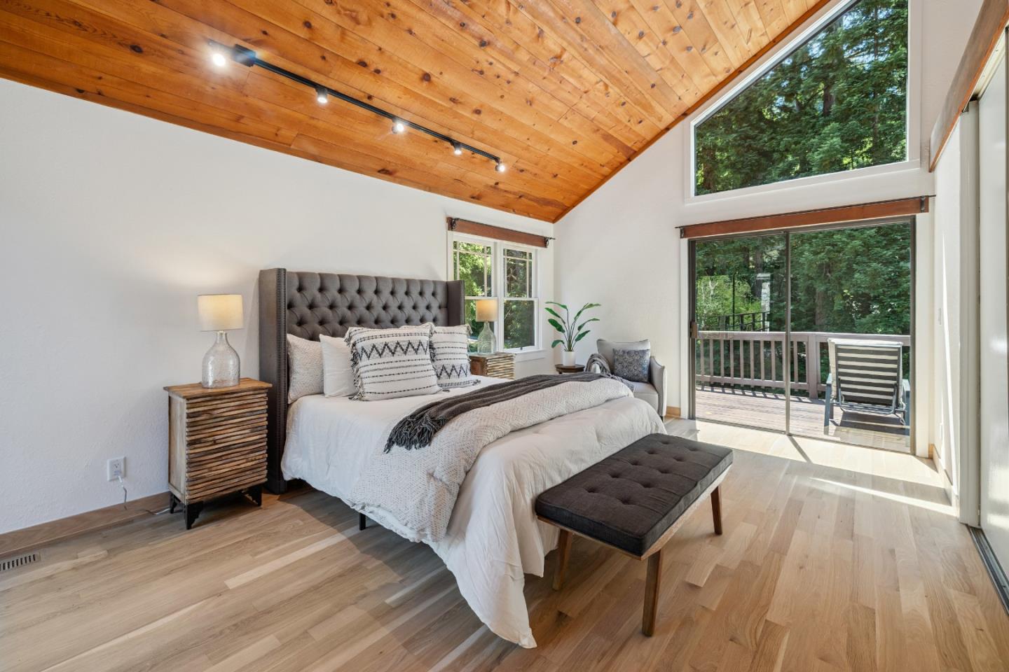 9925 Love Creek Road