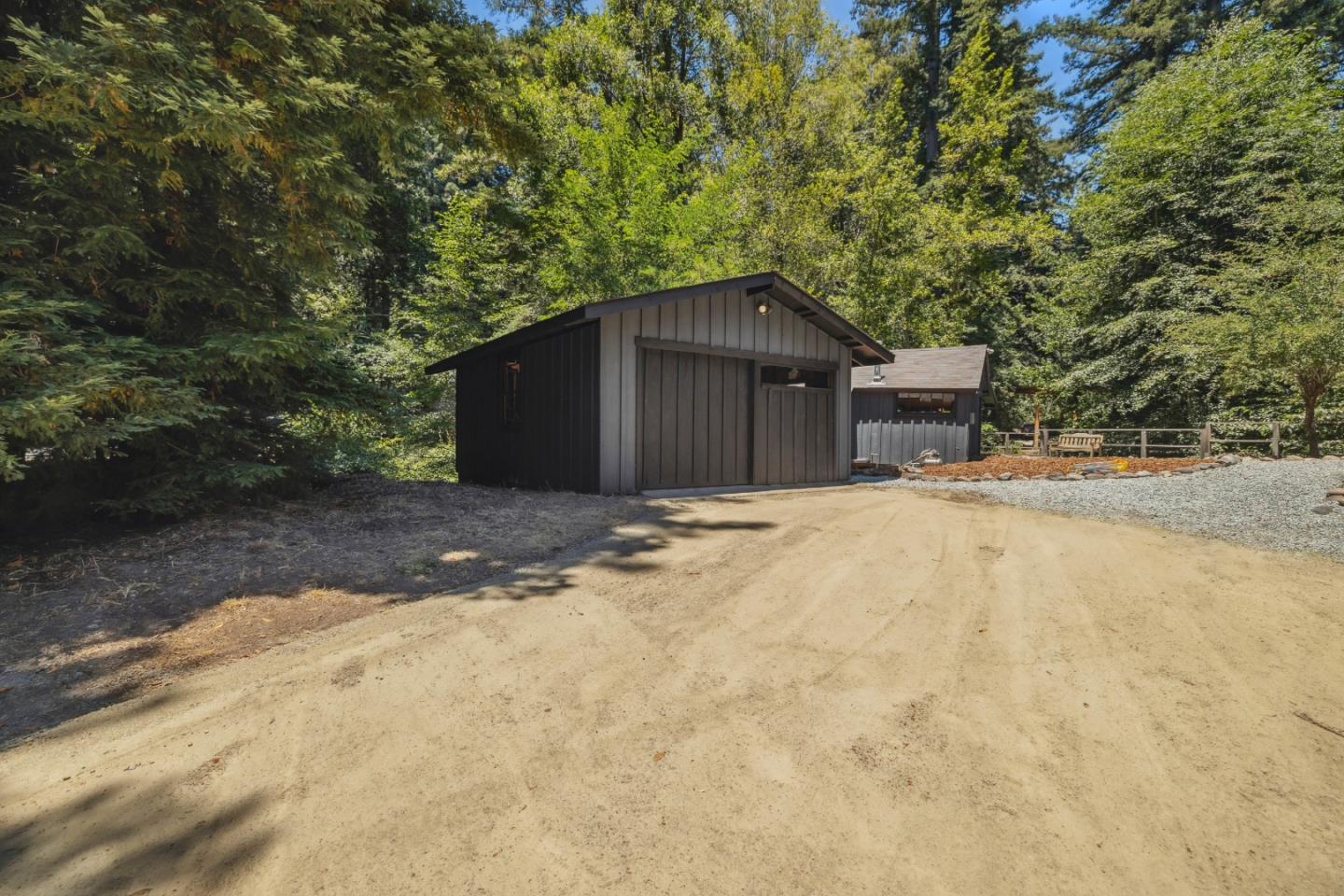 9925 Love Creek Road