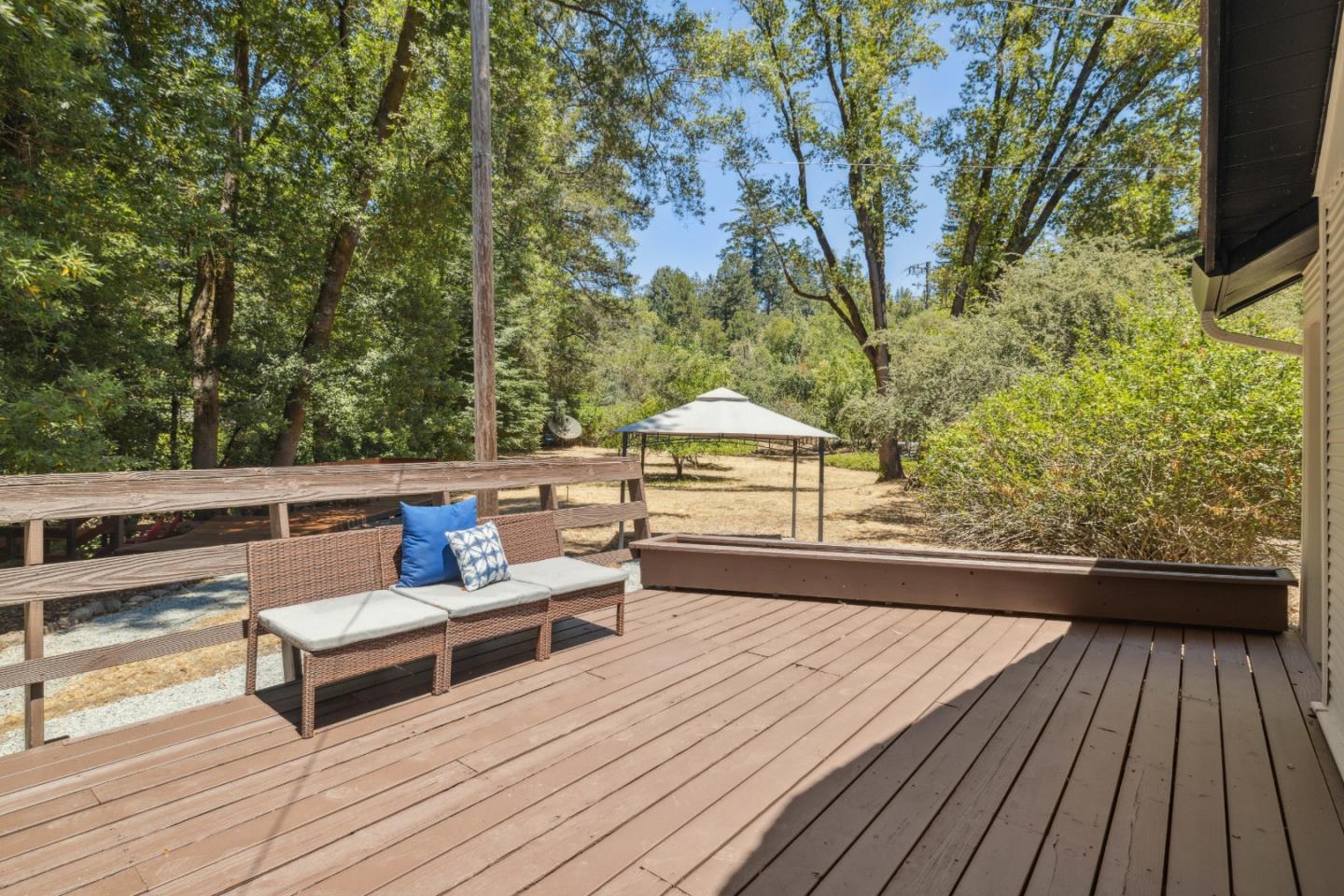 9925 Love Creek Road
