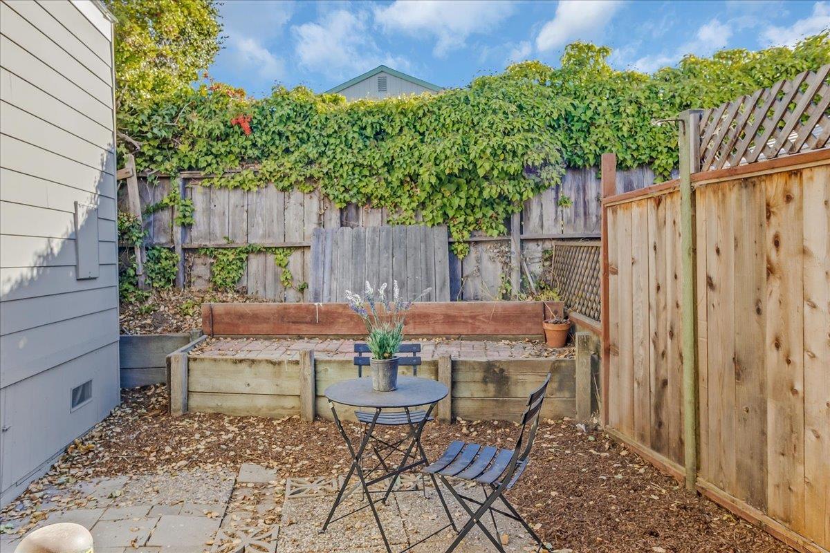 2565 Portola Drive Unit: 32