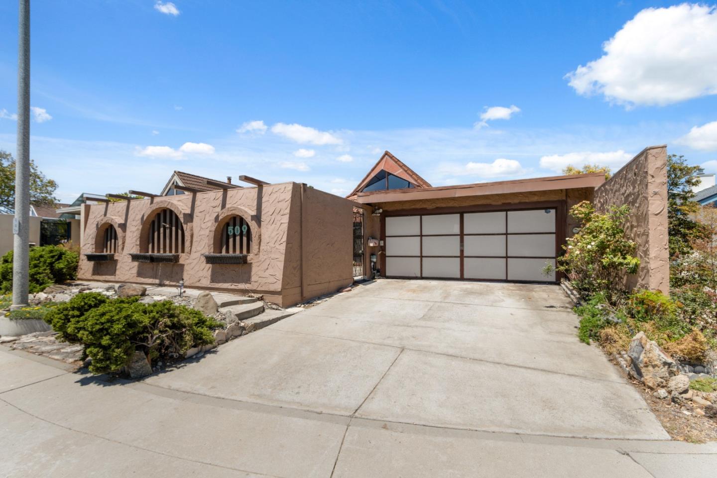 509 Crater Lake Court