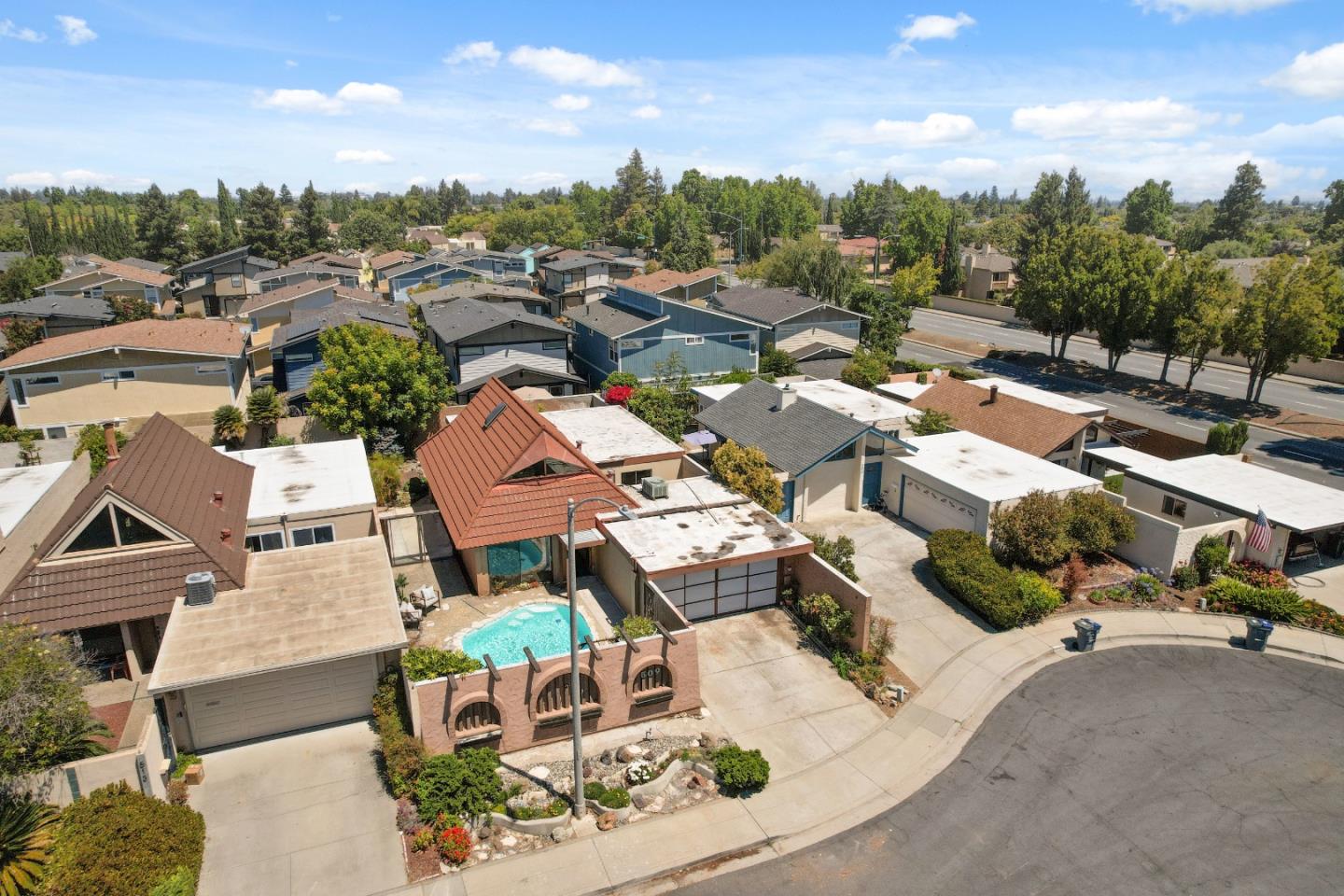 509 Crater Lake Court