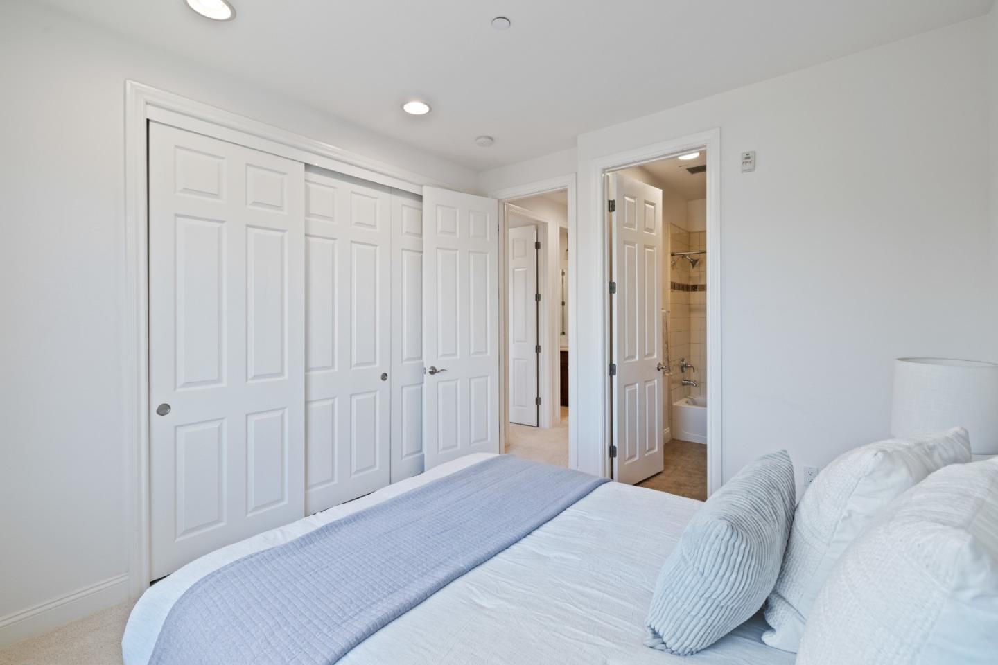 2866 Paseo Lane