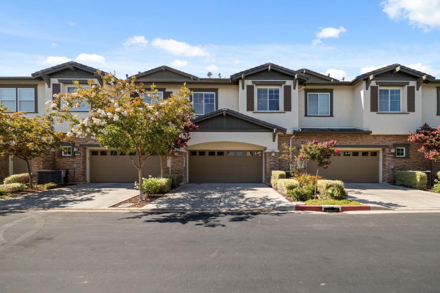 2866 Paseo Lane