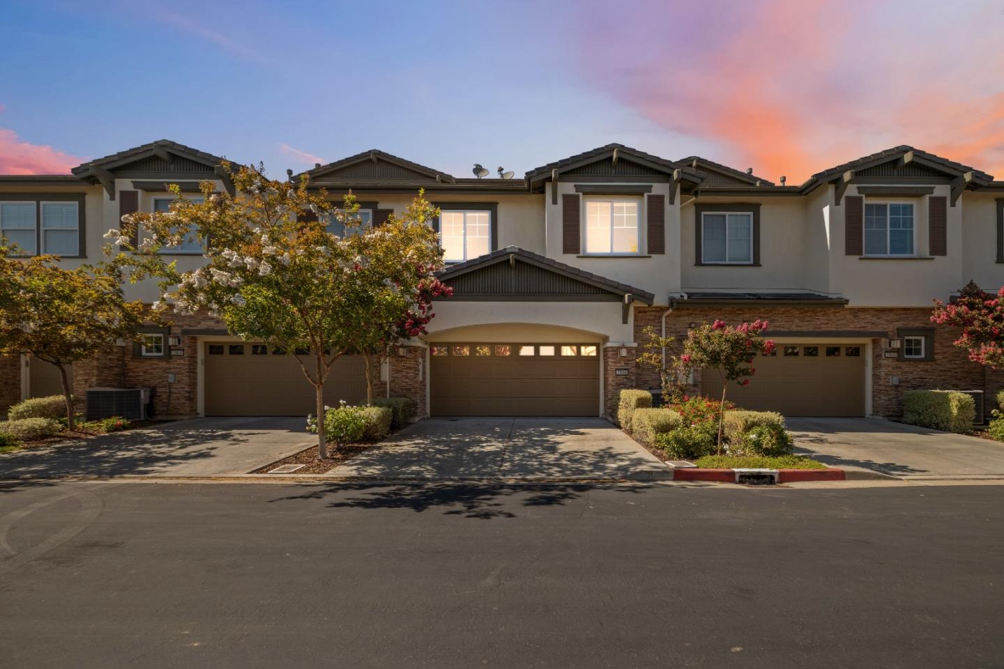 2866 Paseo Lane