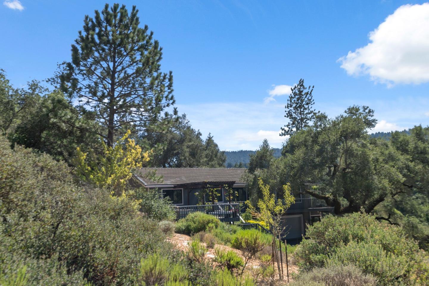 2203 Quail Hollow Road
