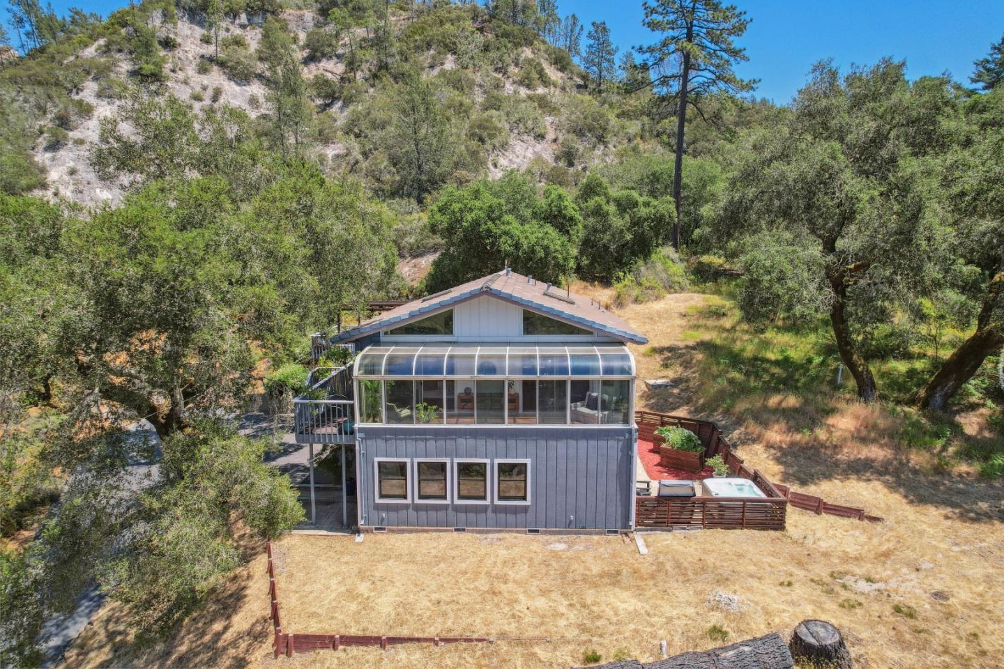 2203 Quail Hollow Road