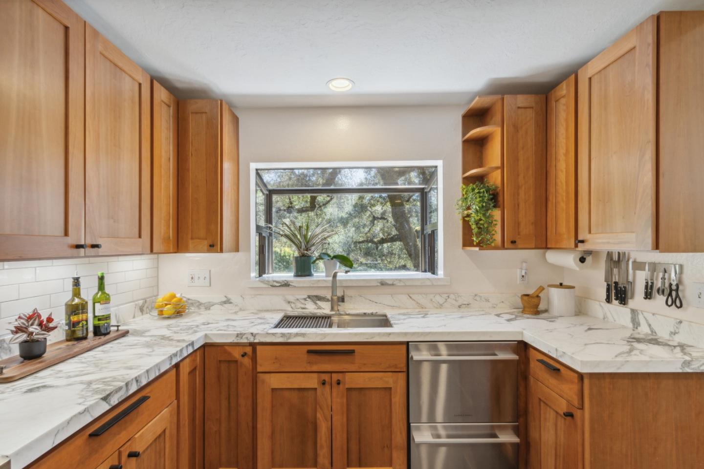 2203 Quail Hollow Road