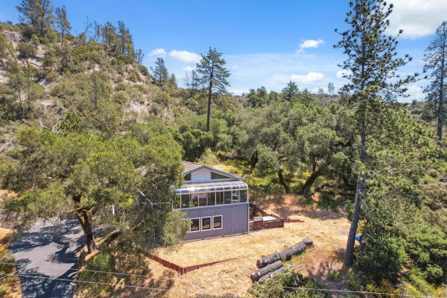 2203 Quail Hollow Road