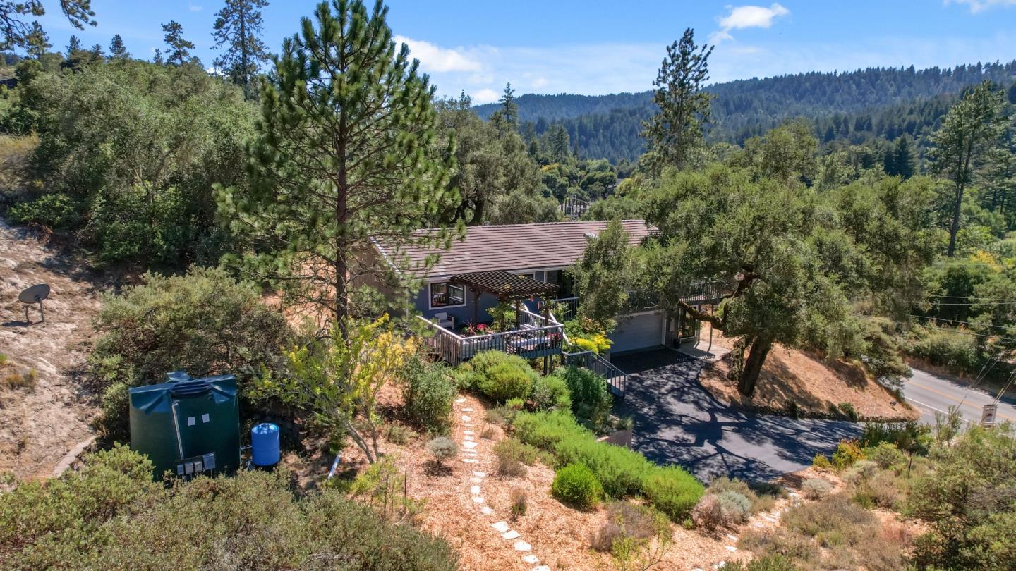 2203 Quail Hollow Road