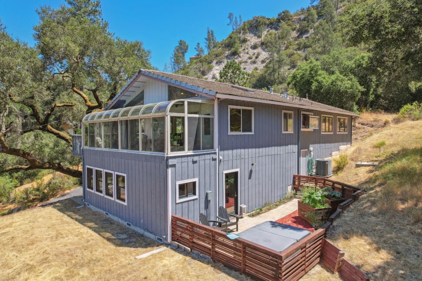 2203 Quail Hollow Road
