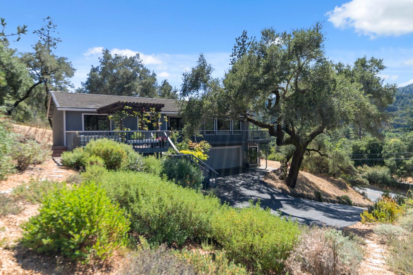 2203 Quail Hollow Road