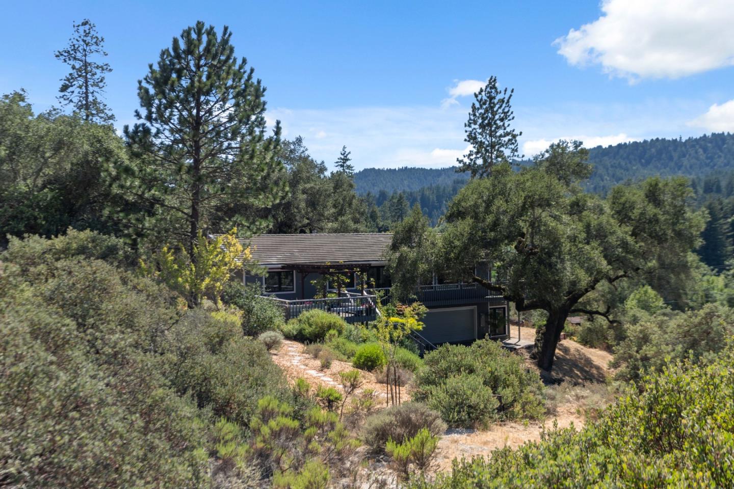 2203 Quail Hollow Road