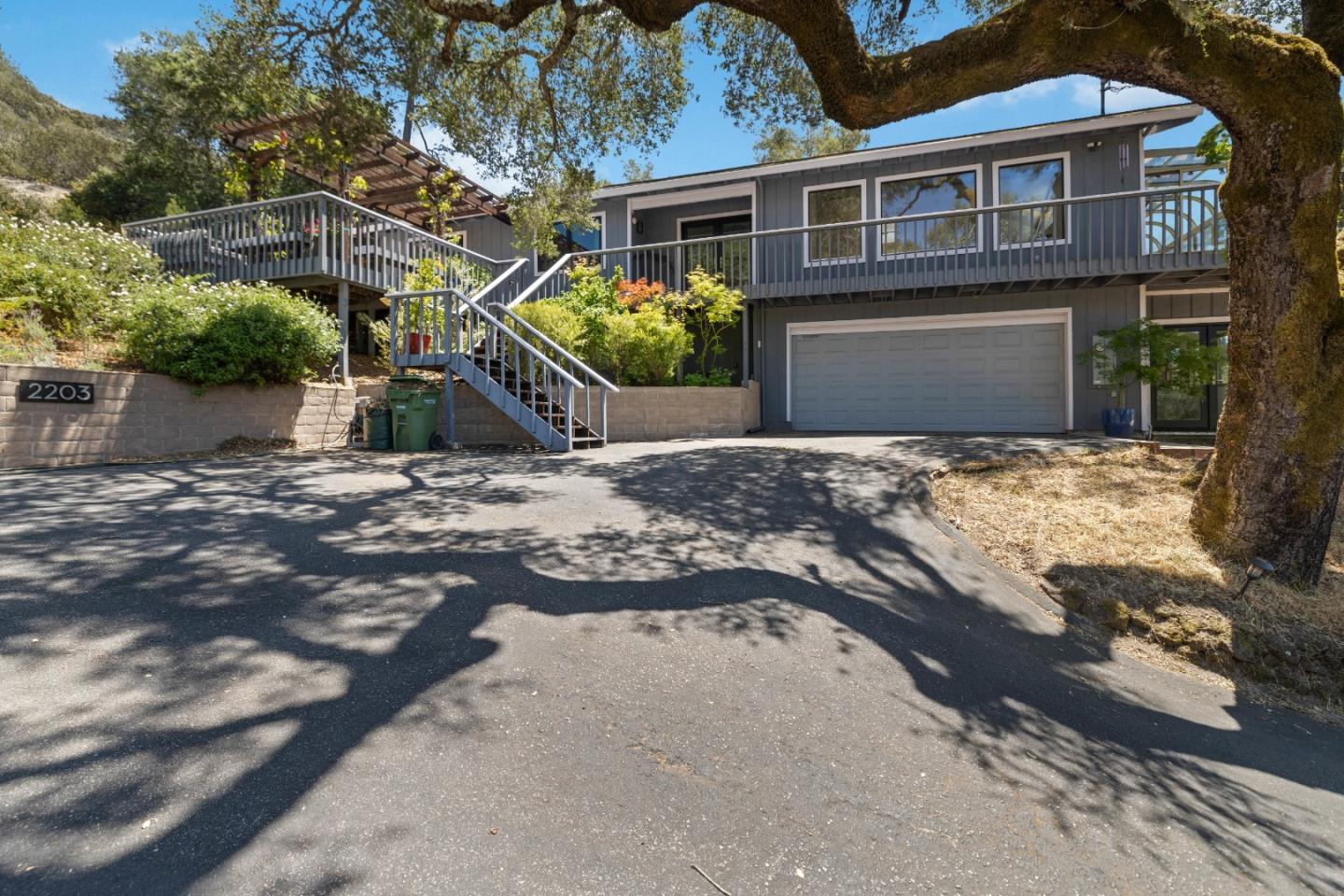 2203 Quail Hollow Road