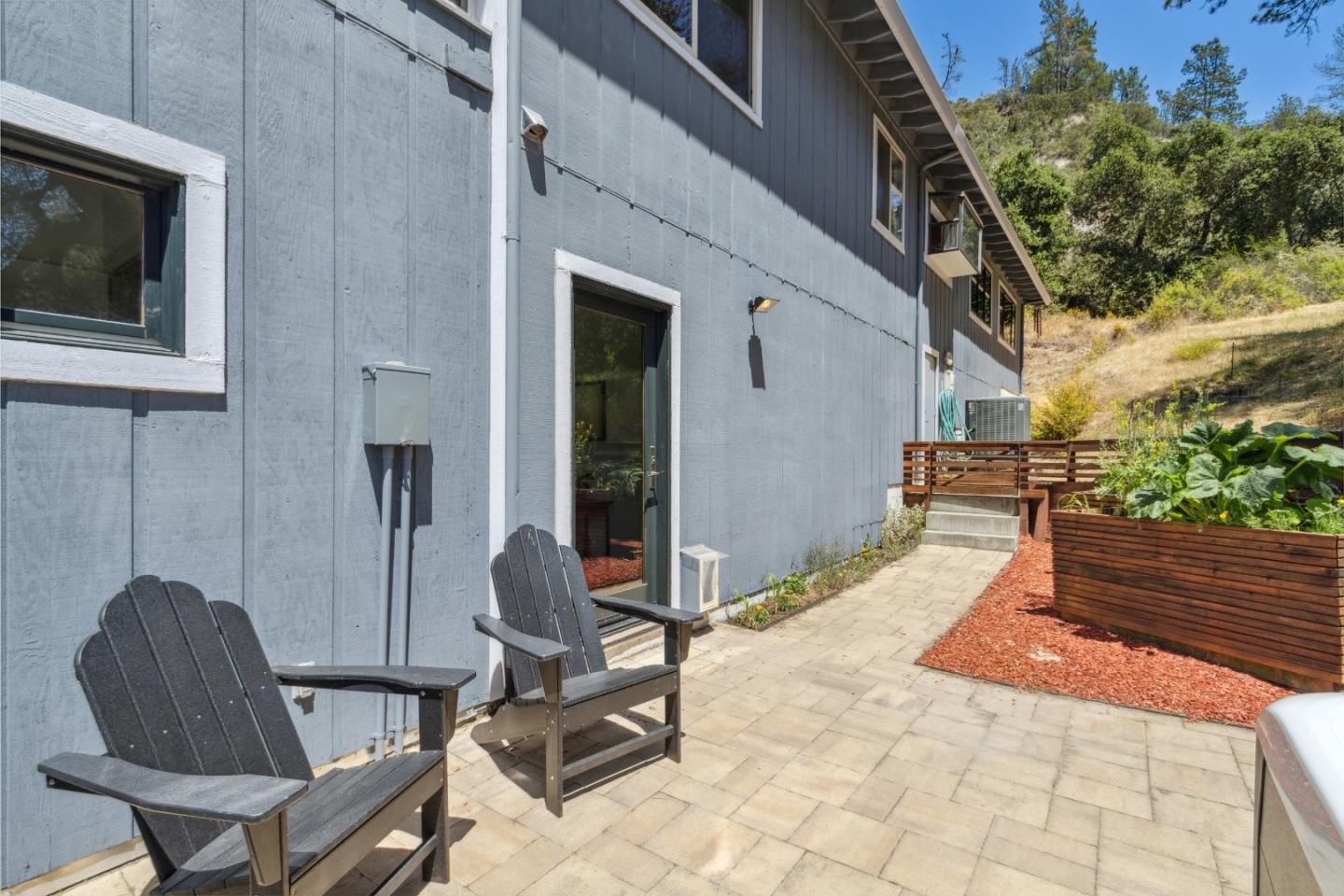 2203 Quail Hollow Road