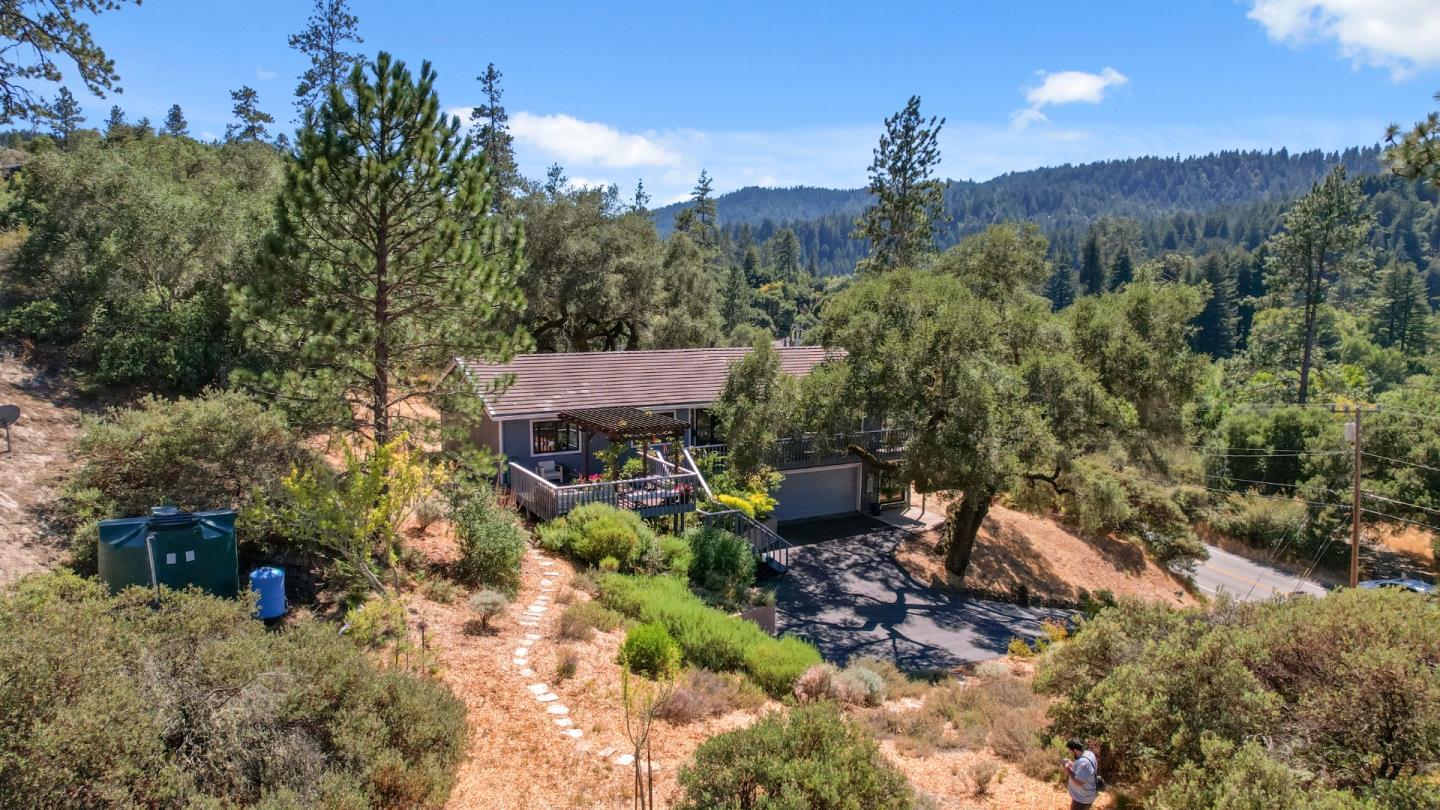 2203 Quail Hollow Road