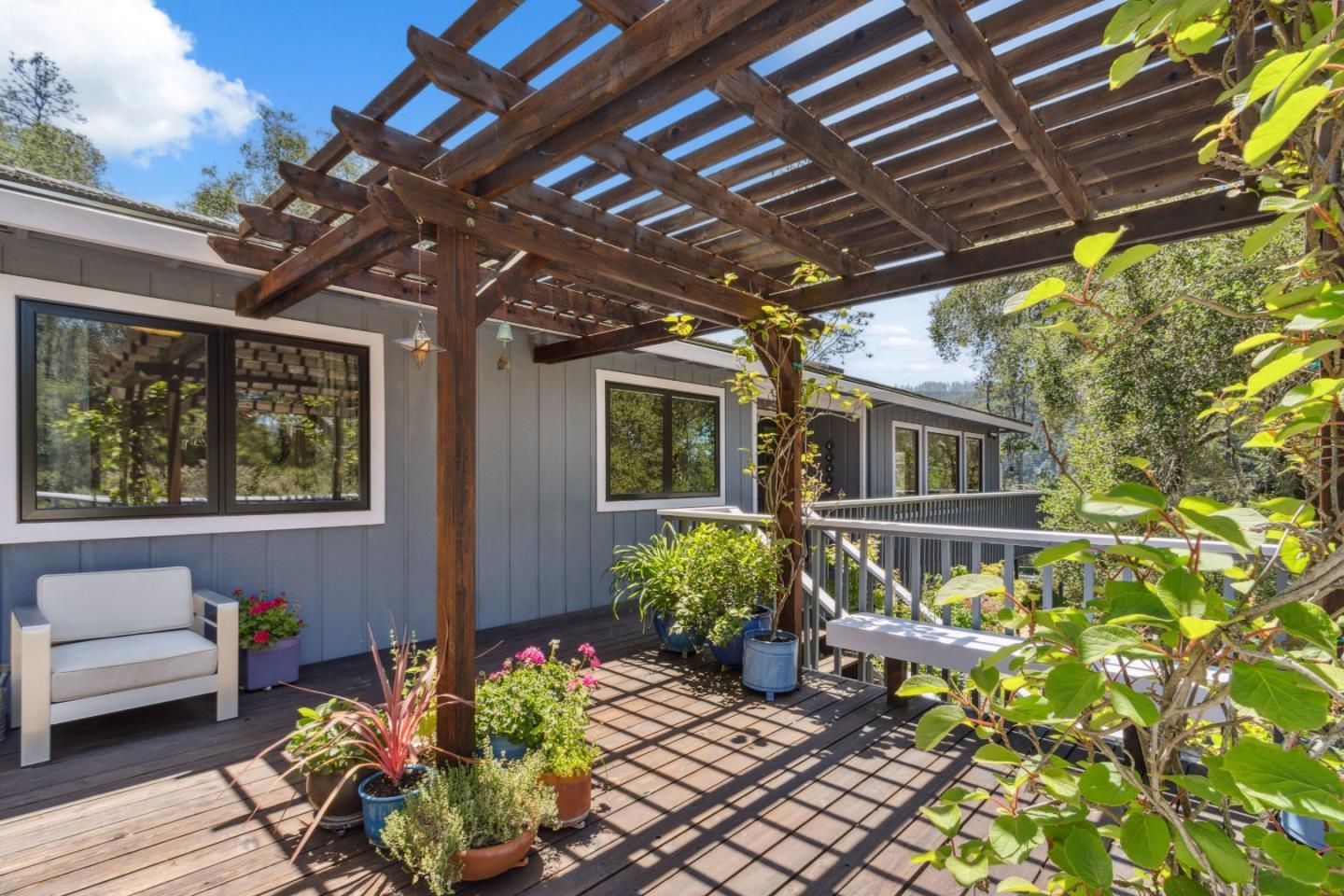 2203 Quail Hollow Road