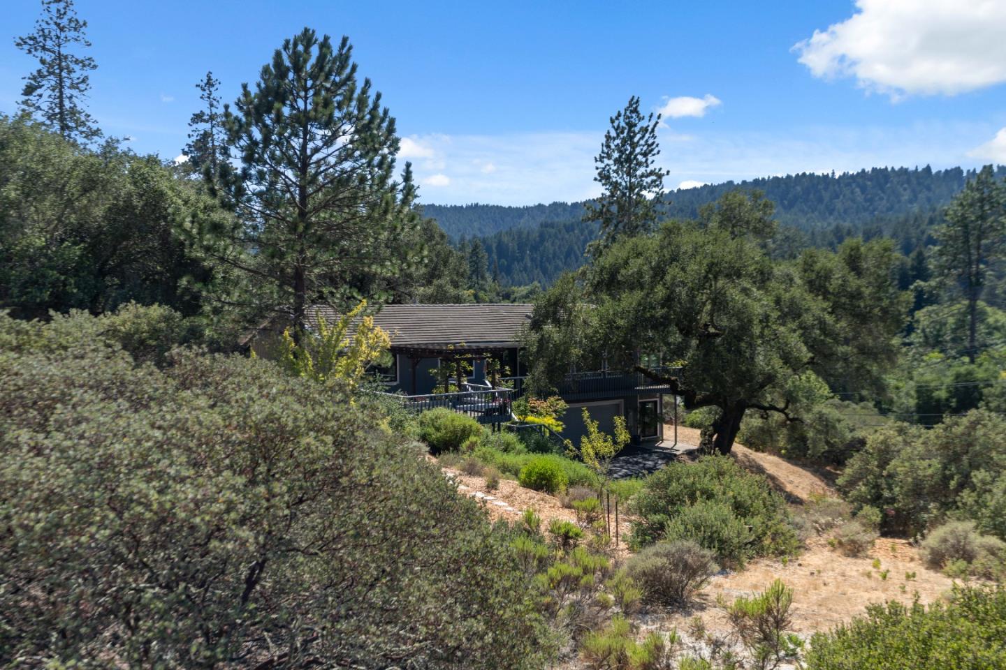2203 Quail Hollow Road