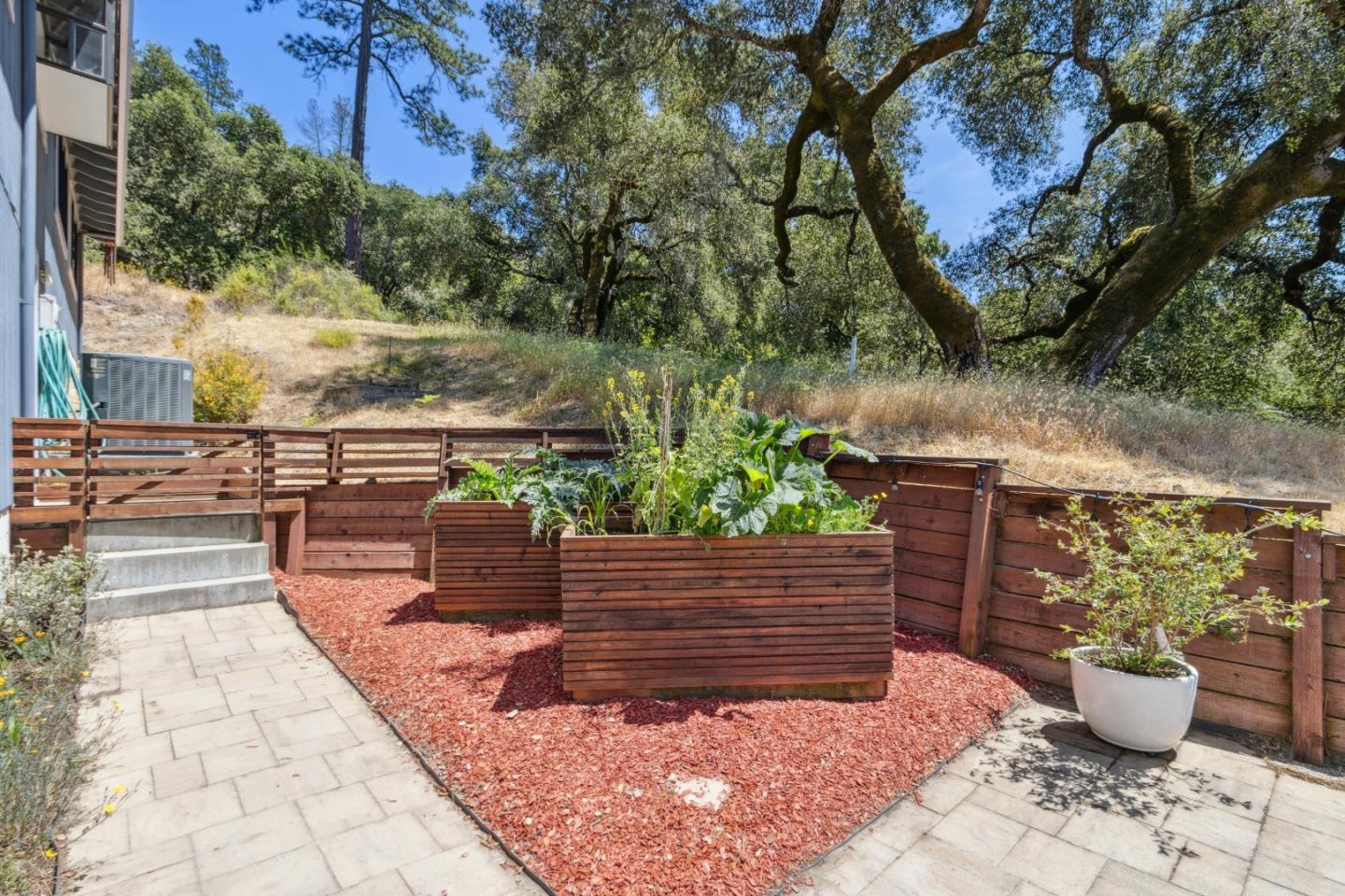 2203 Quail Hollow Road