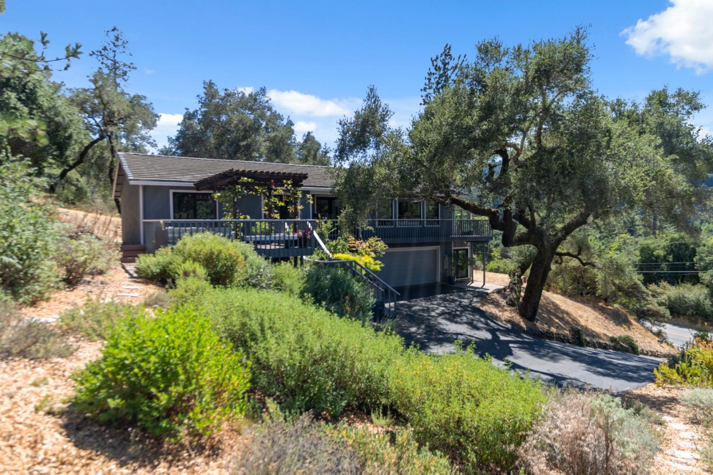 2203 Quail Hollow Road