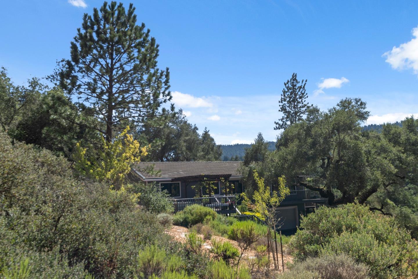 2203 Quail Hollow Road