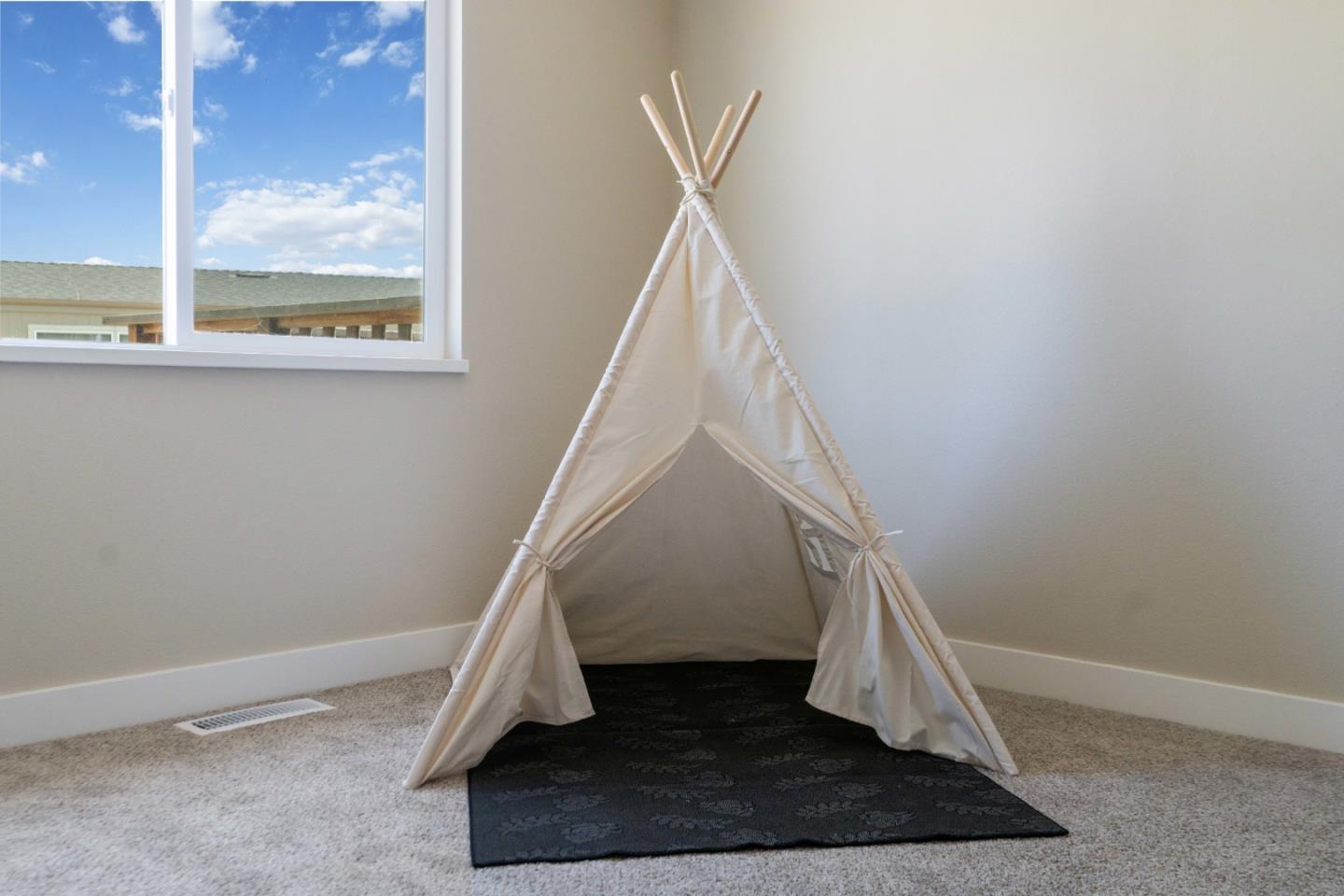 800 Dolan Road Unit: 4