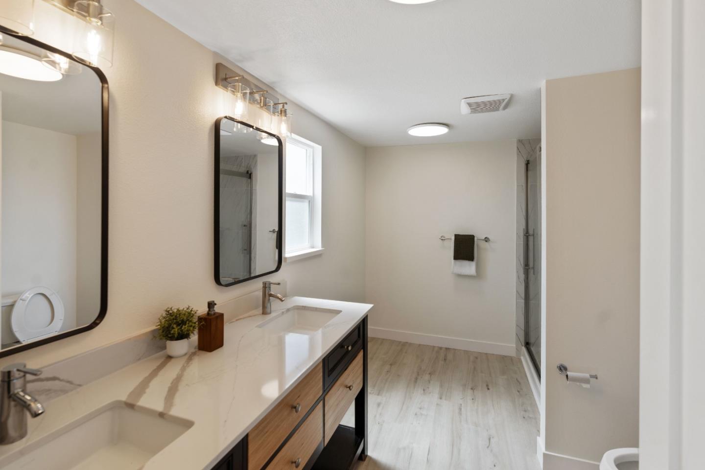 800 Dolan Road Unit: 4
