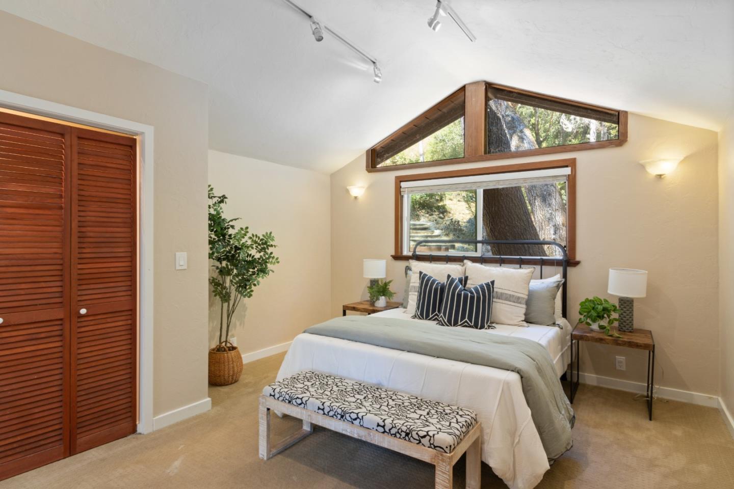 325 Vista Terrace