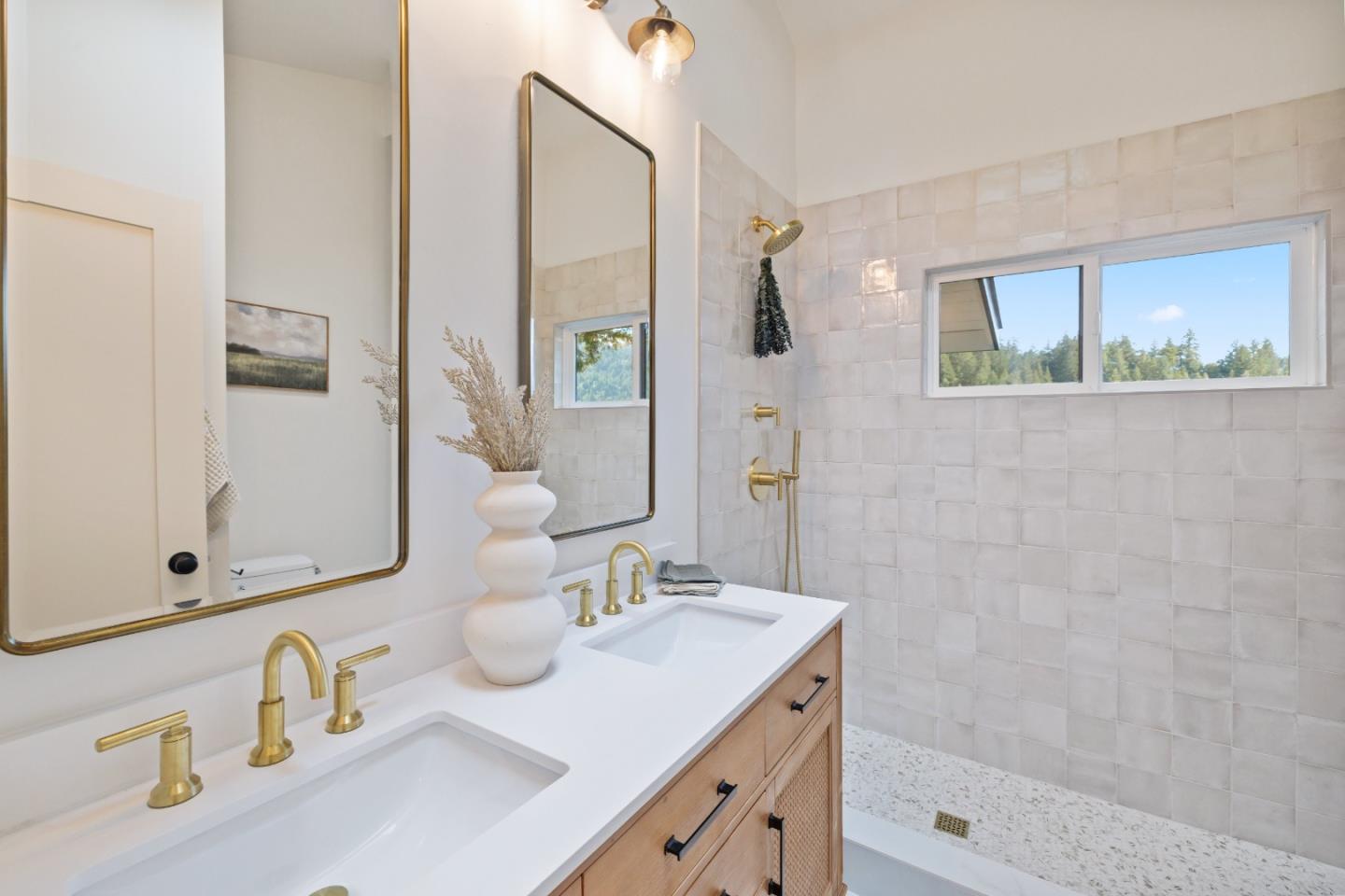 620 Manzanita Avenue