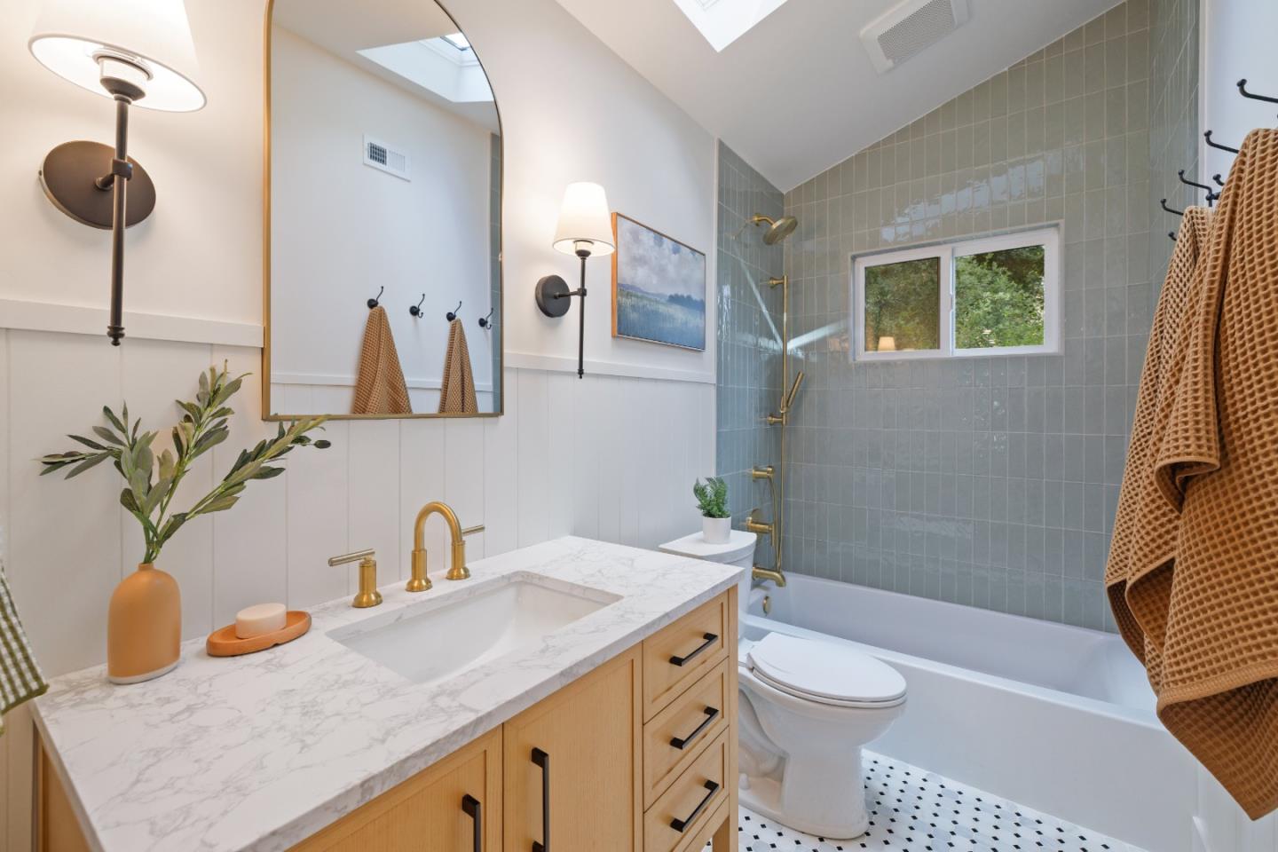 620 Manzanita Avenue