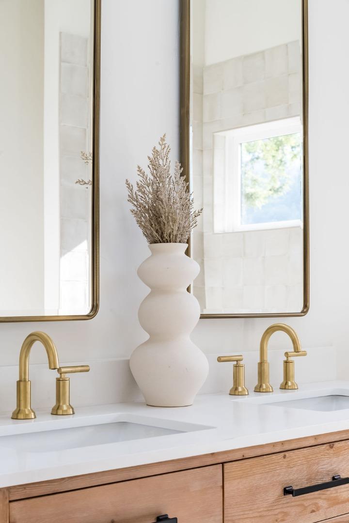 620 Manzanita Avenue