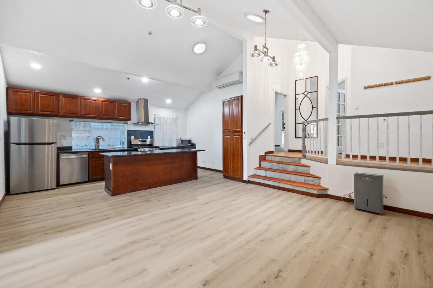 359 Redwood Road