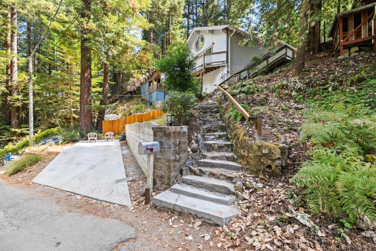 359 Redwood Road